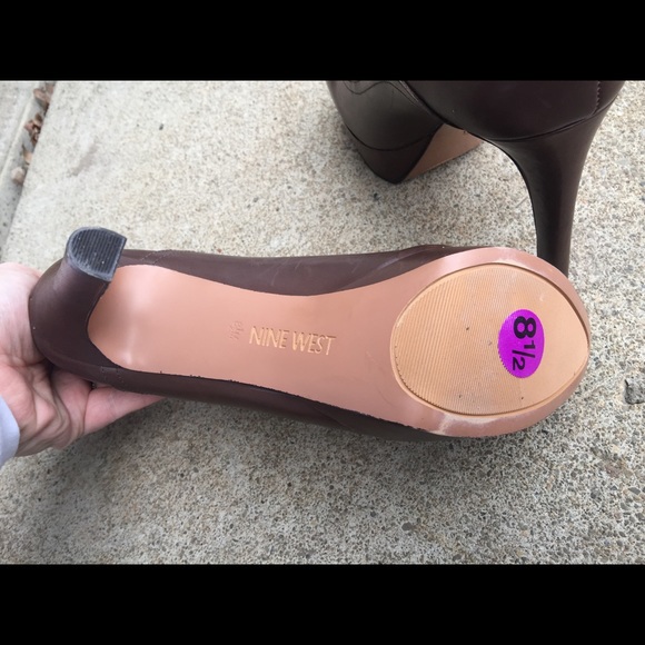 Women's Nine West Brown Leather Heeled Booties 8.5 - Picture 7 of 8